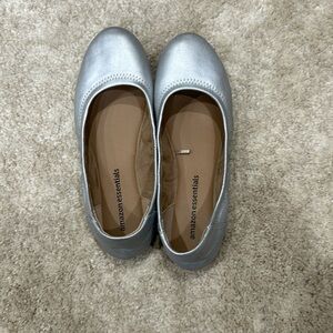 Amazon Essential flats silver